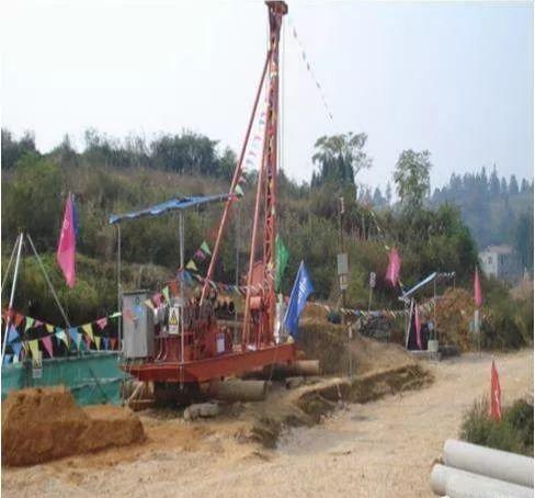 冲击钻孔灌注桩施工动画演示_冲击钻孔灌注桩_冲击钻孔灌注桩施工工艺