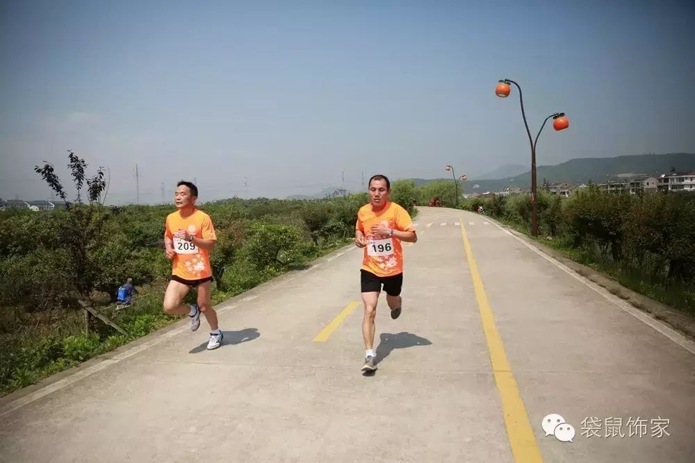我抱起电锤就没法抱你，放下电锤就没法养你-------窗帘小哥的爱情生活